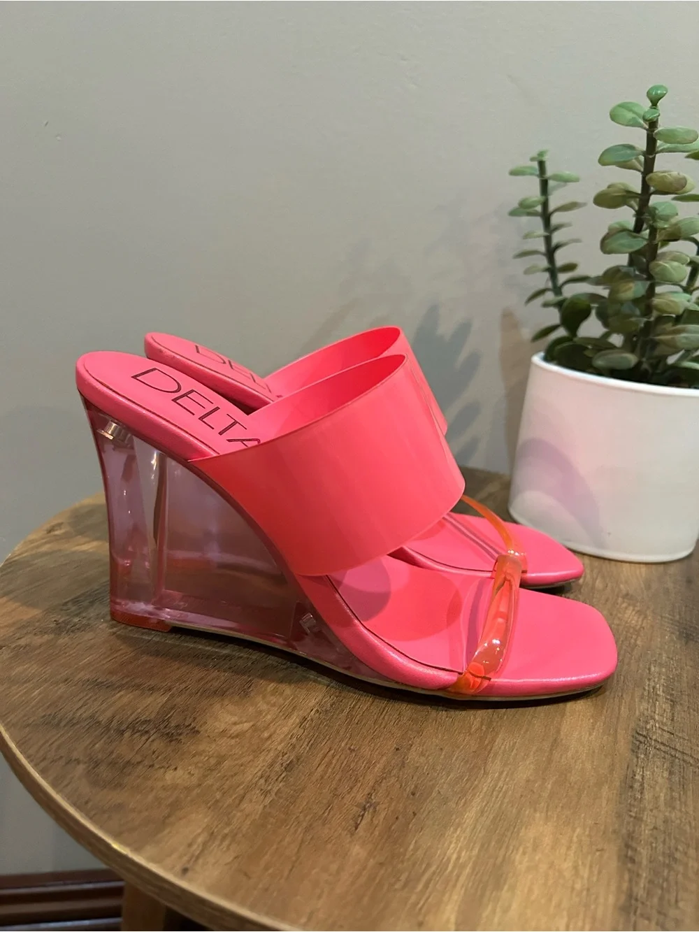 DELTAN Neon Pink Lucite Wedge Sandals Women’s 7.5M Like New